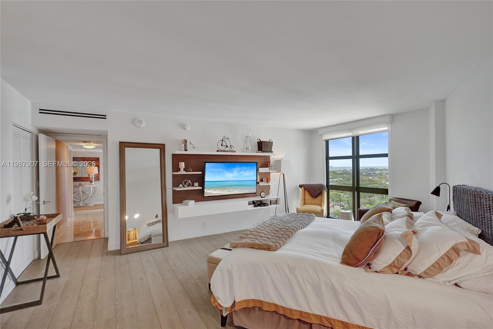 TOWERS OF KEY BISCAYNE CO - Residential