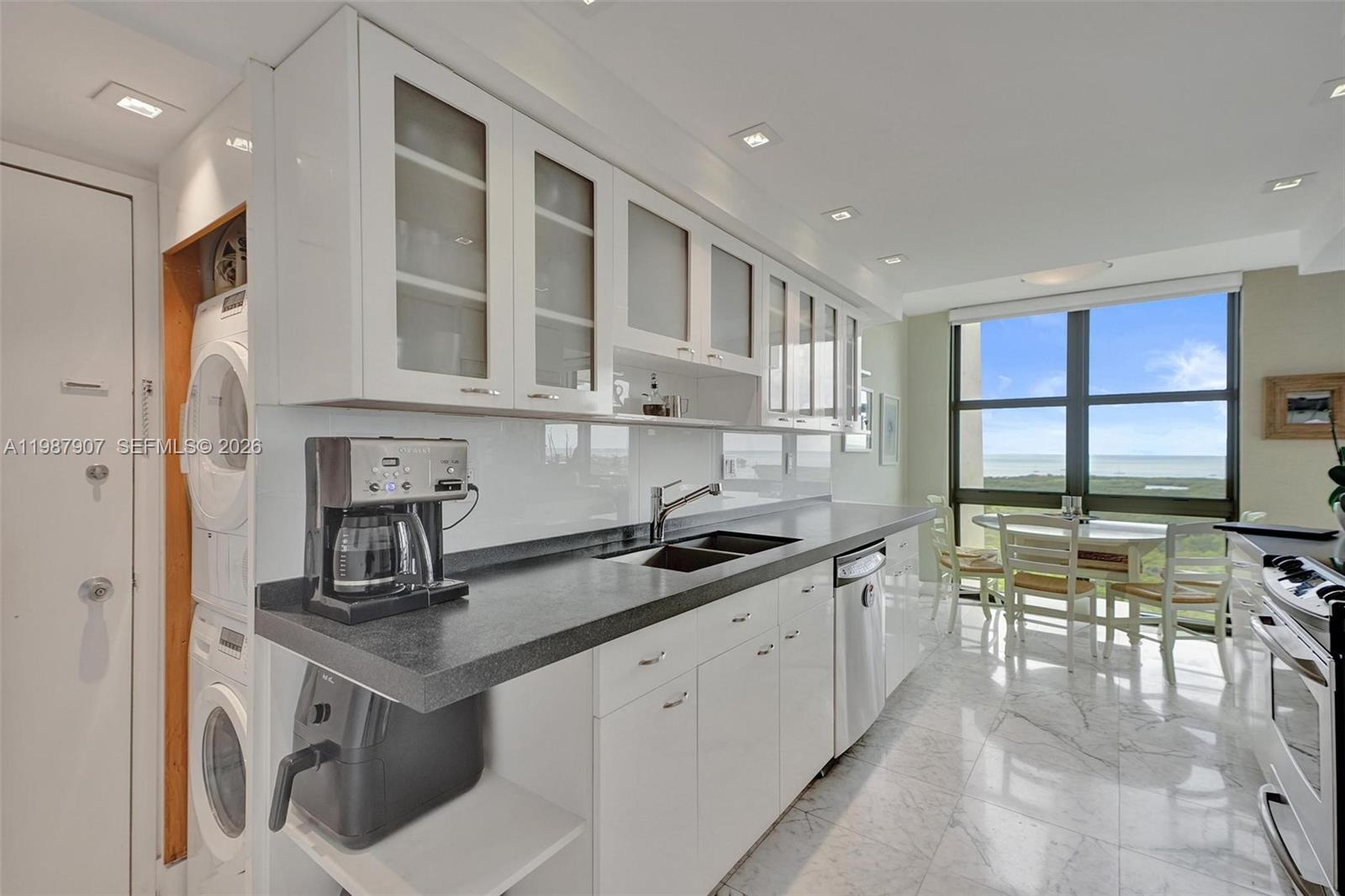 TOWERS OF KEY BISCAYNE CO - Residential