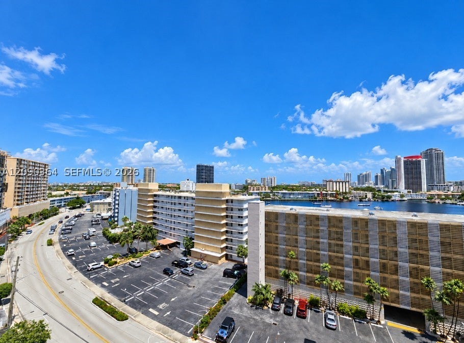 401 Golden Isles Dr 1015