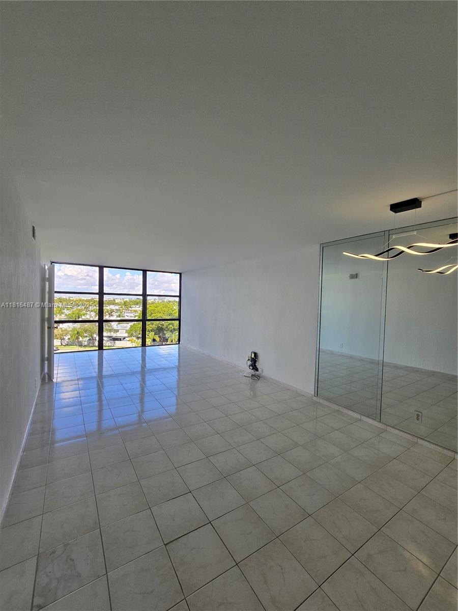 OCEANVIEW PARK CONDO - Residential Lease