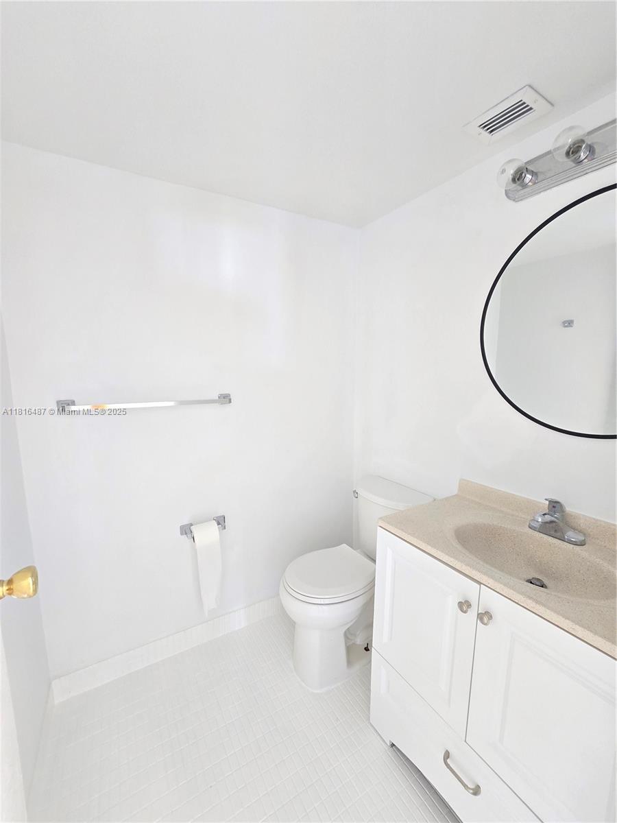 OCEANVIEW PARK CONDO - Residential Lease