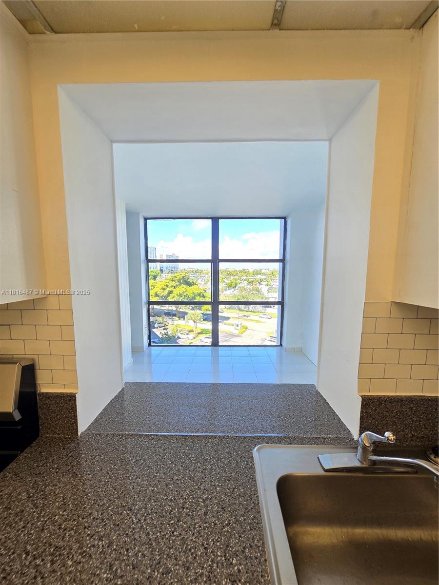 OCEANVIEW PARK CONDO - Residential Lease