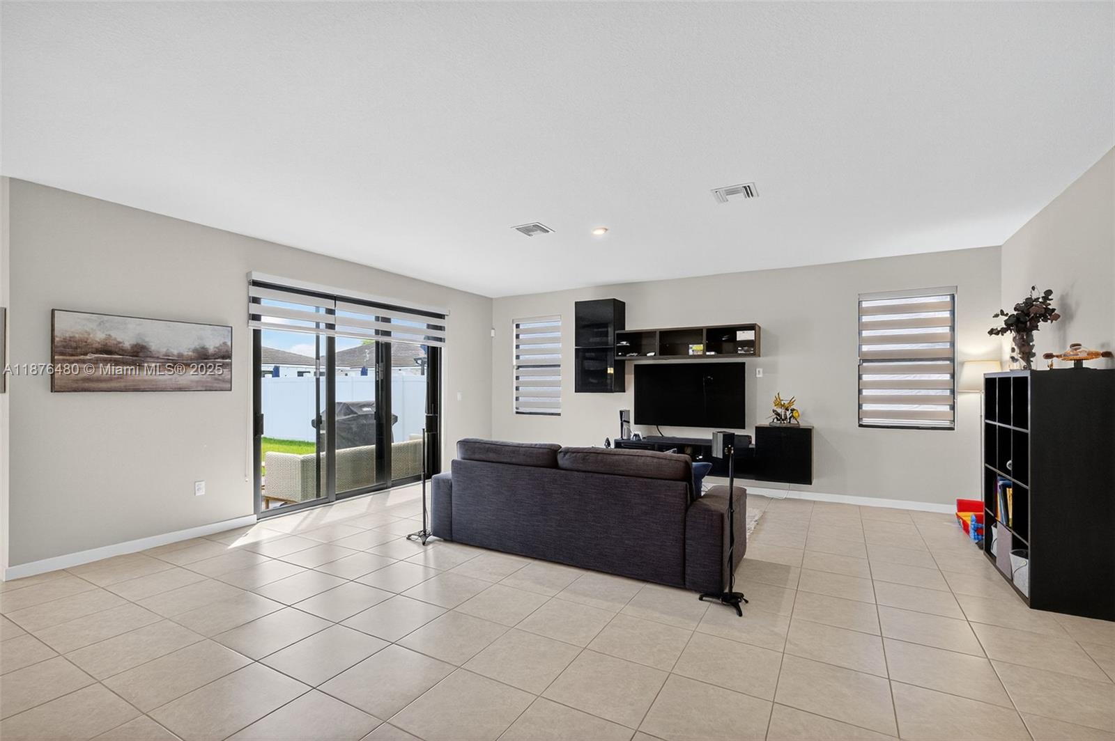 MC RESIDENTIAL - Residential