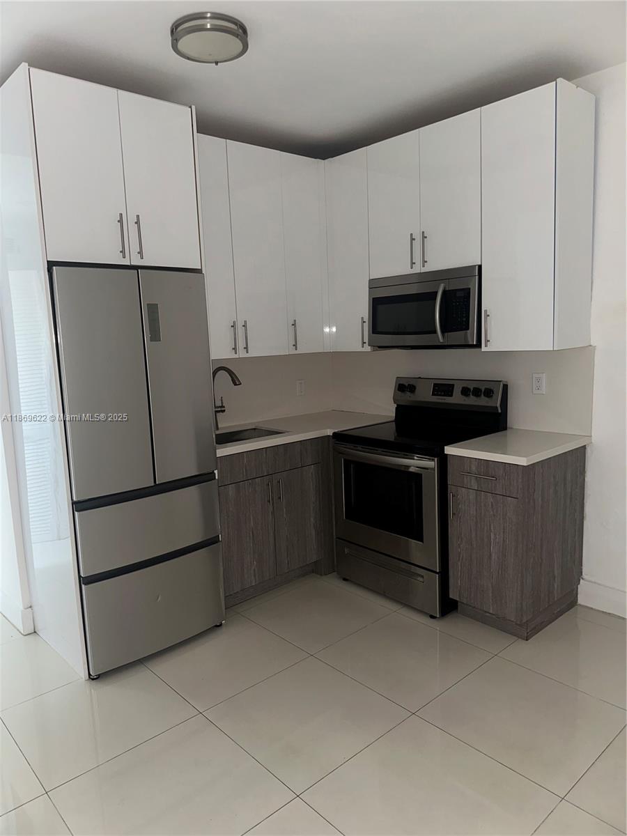 676 NW 47th St