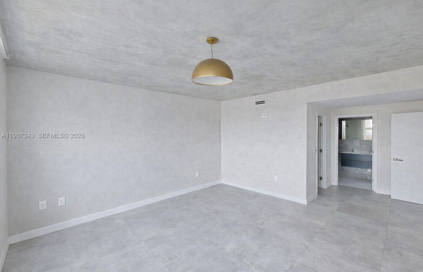 MIDBLOCK MIAMI CONDO - Residential