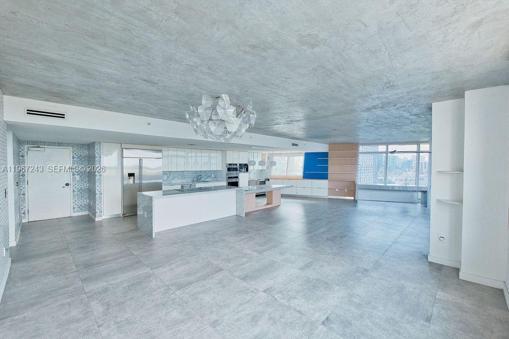 MIDBLOCK MIAMI CONDO - Residential