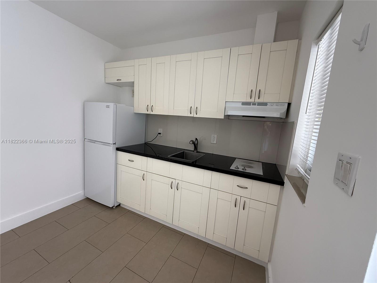 DIXIE HIGHWAY TRACK - Residential Lease