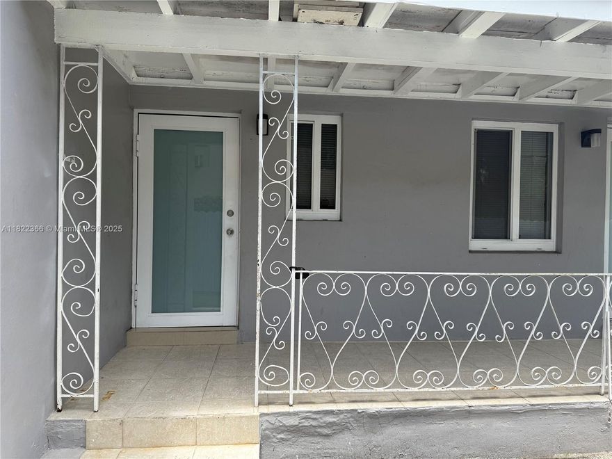 This unit is in Amazing Location across Morningside Park, Biscayne Blv, minutes from the Disign Distric, Mid Town,
 Miami Beach and main Highways, It features all Tile, New Kitchen, Split AC, New Bathroom, Porch. Easy
 transportation to Downtown Miami, Metro mover and much more, Easy Showing.