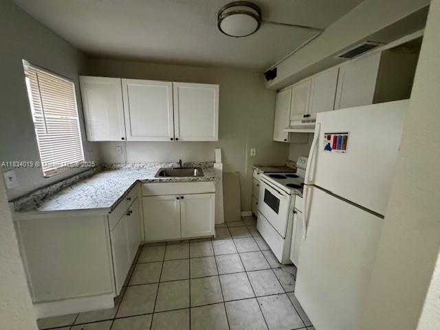 super spacious 3-bedroom, 2-bathroom all-ages gated community. Enjoy the convenience of an in-unit washer and dryer, making everyday living a breeze. Please note: No prior evictions and no pets allowed.
Requieremnts ID, Proof of Income & CTL
first month and security deposit.
HOA Approval (Up to 30 days)
VOUCHERS WELCOMED!