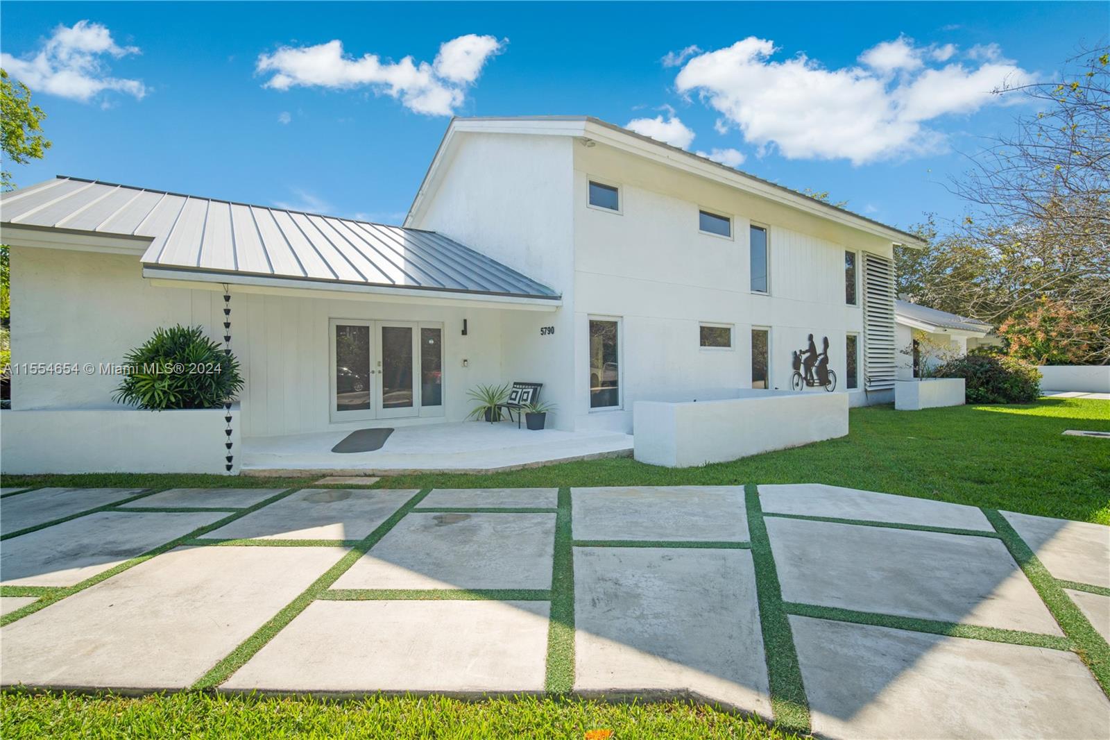 5790 Sw 84th St St, South Miami, Miami-Dade County, Florida - 6 Bedrooms  
5 Bathrooms - 