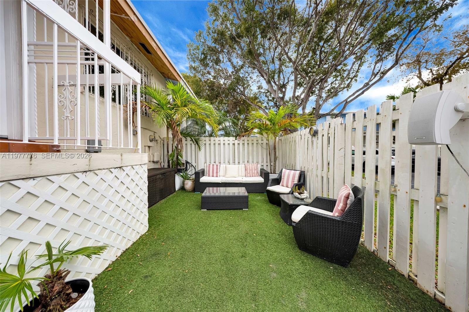 BLACK CREEK VILLAS - Residential