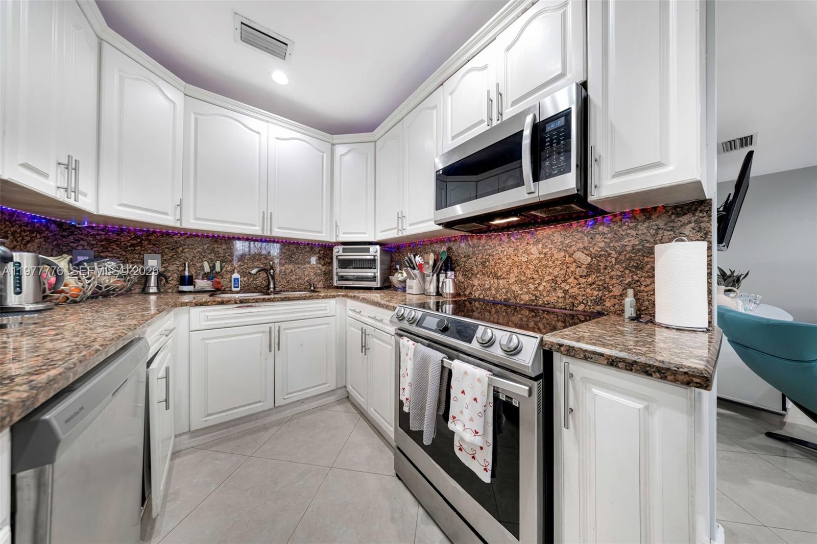 BLACK CREEK VILLAS - Residential