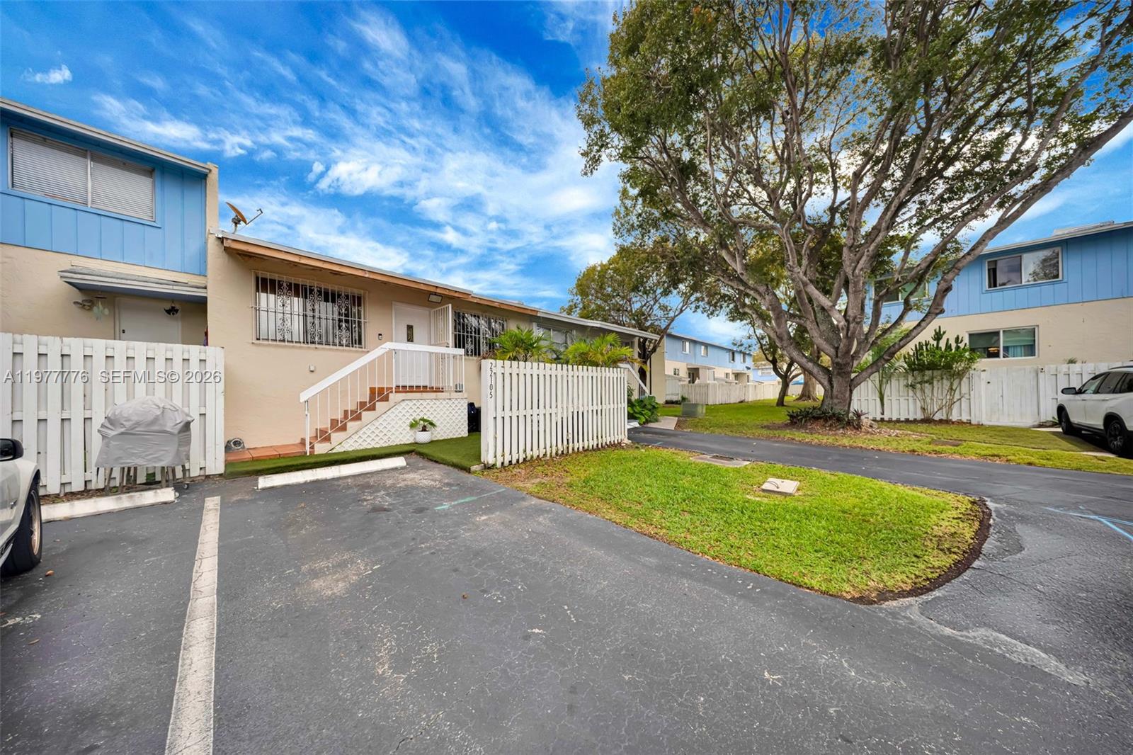 BLACK CREEK VILLAS - Residential