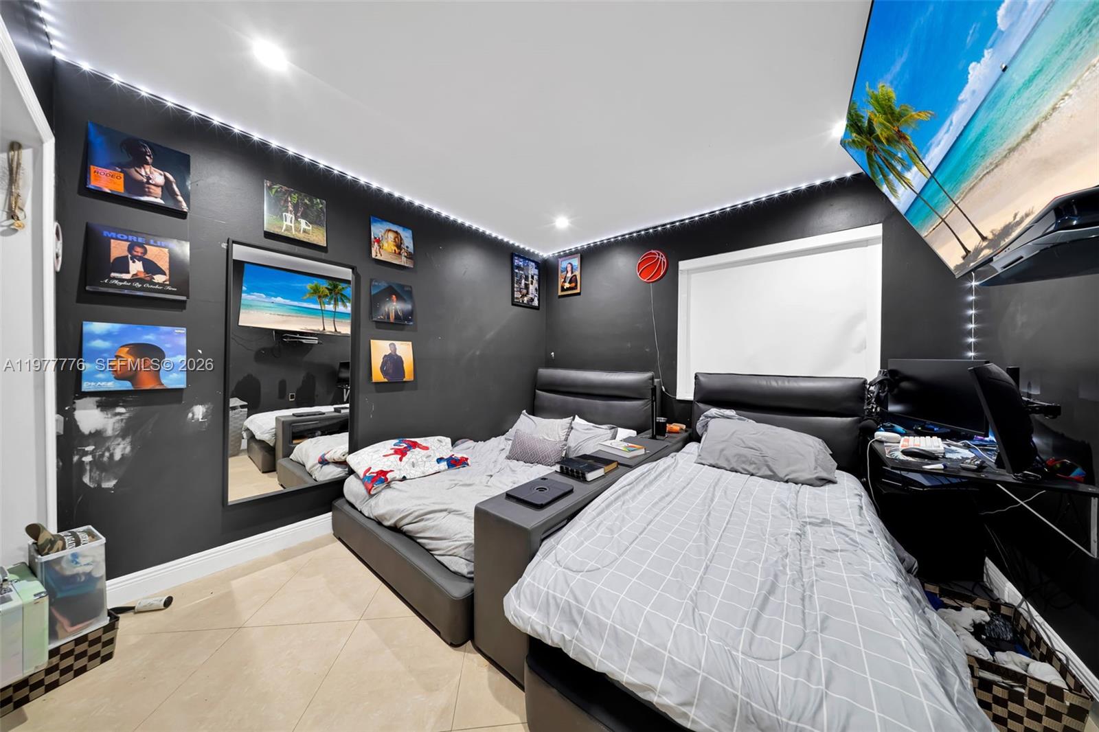 BLACK CREEK VILLAS - Residential