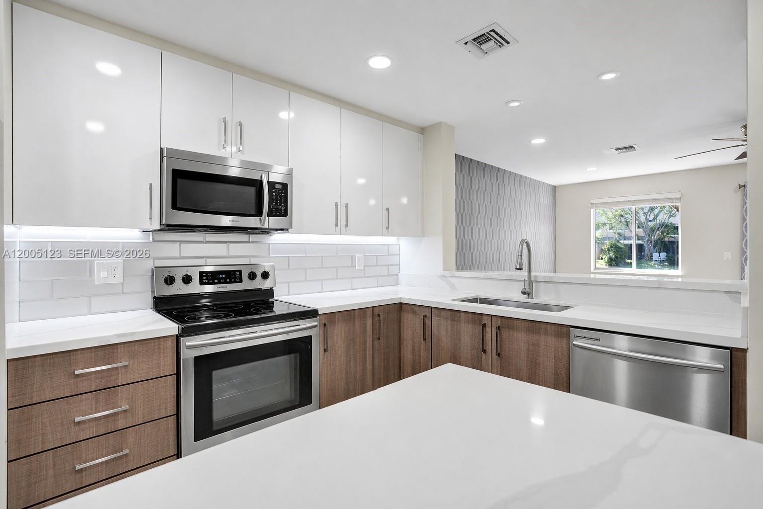 CORAL POINT NORTH - Residential