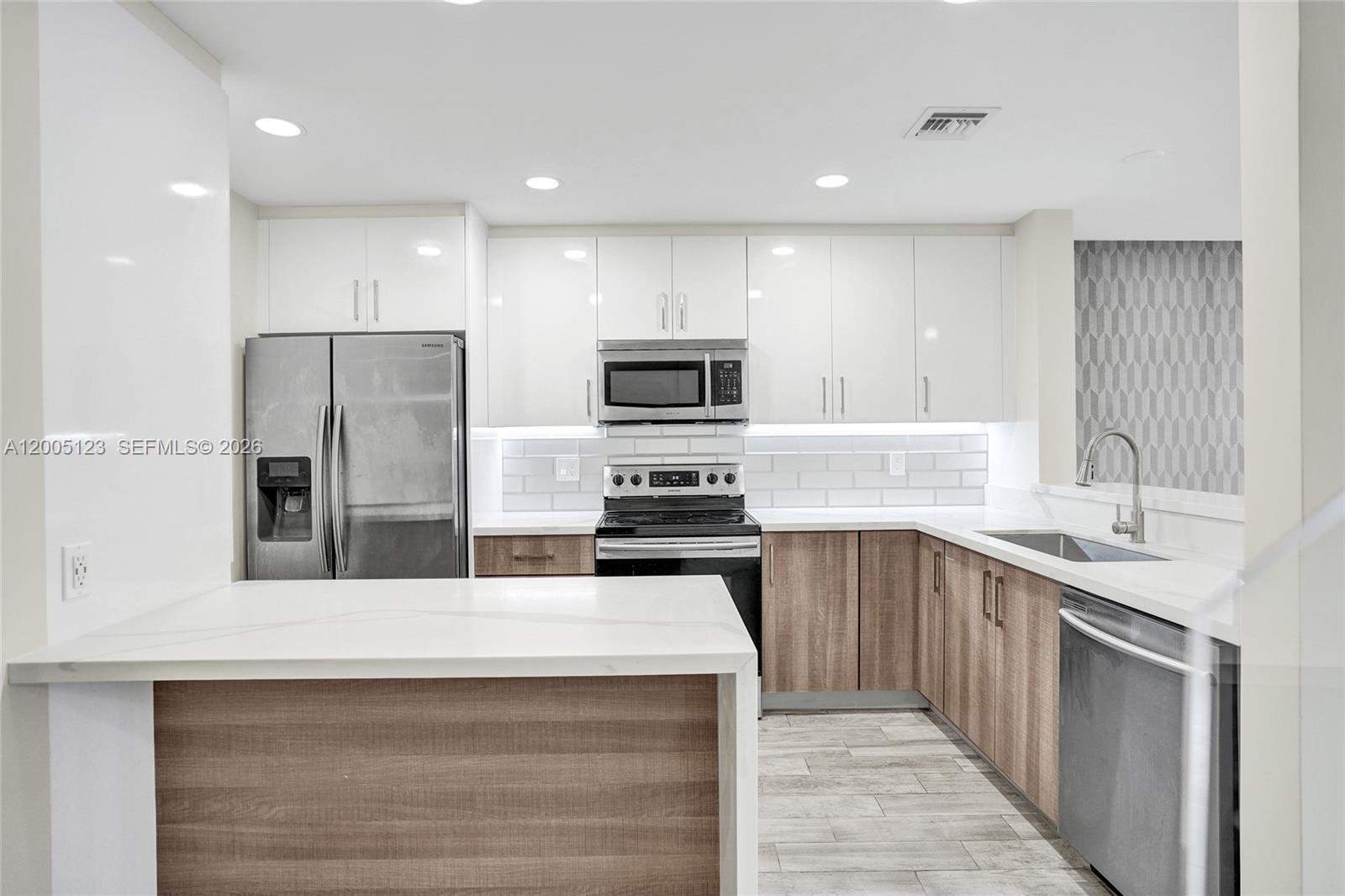 CORAL POINT NORTH - Residential