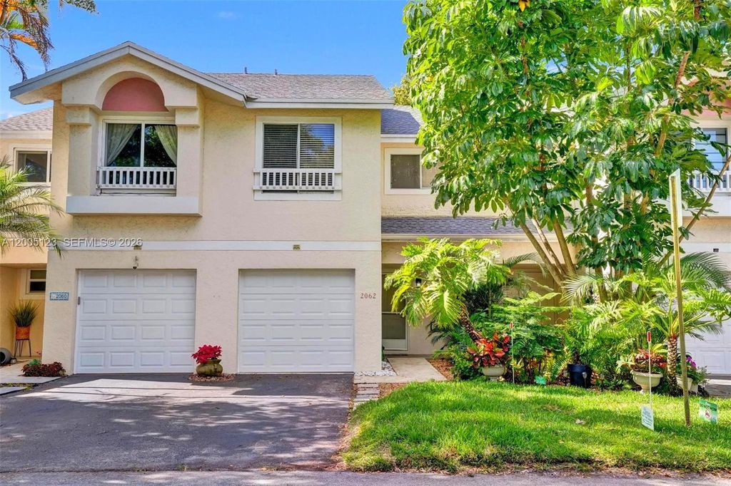 Photo of 2062 E Discovery Cir E, Deerfield Beach, FL 33442 (MLS # A12005123)