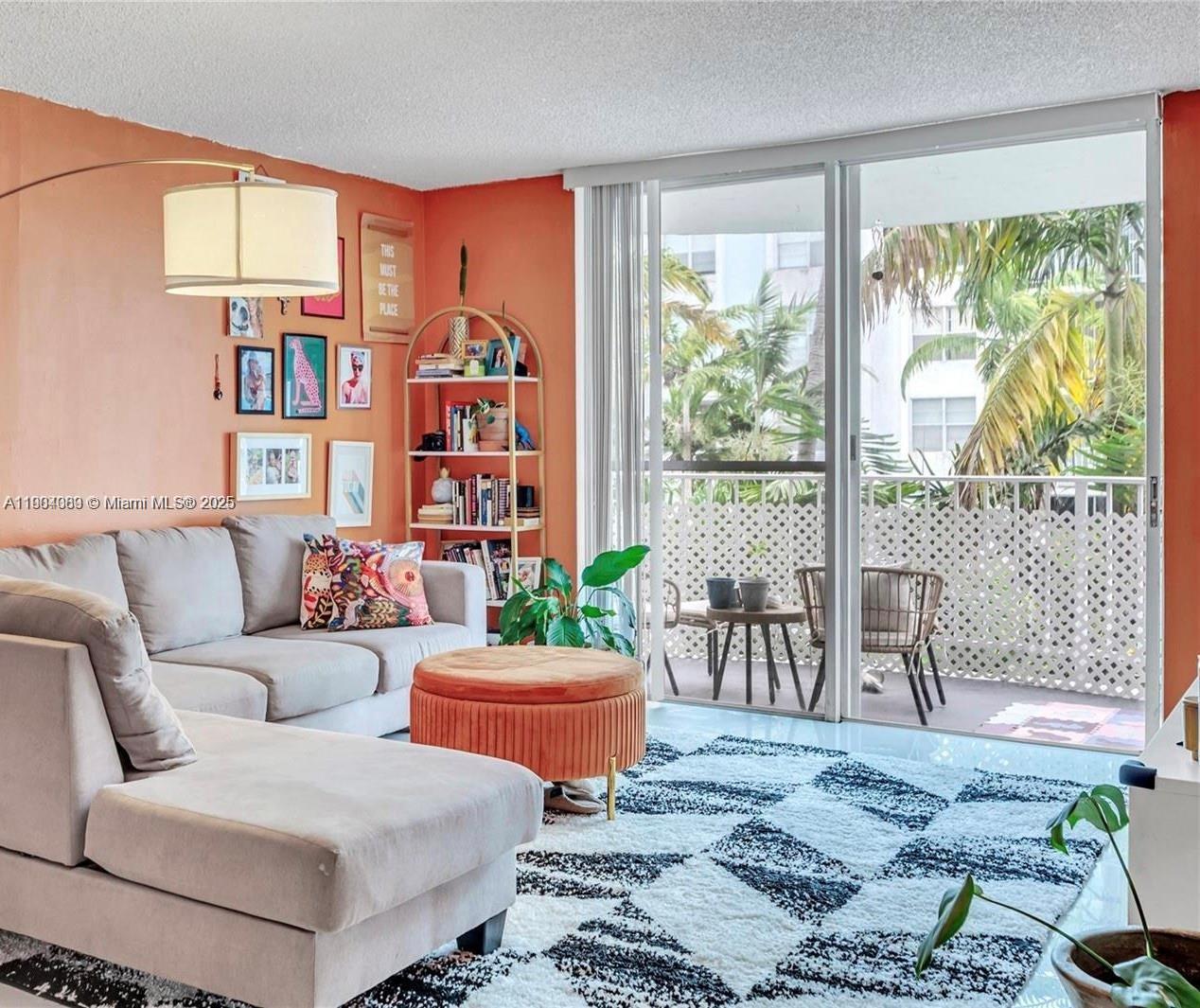 MONTECARLO CONDO - Residential