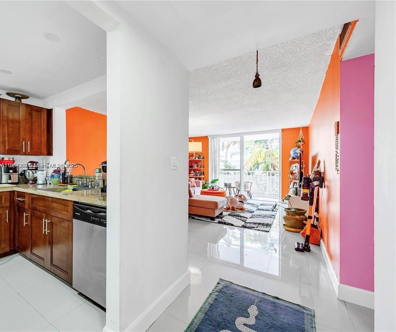 MONTECARLO CONDO - Residential