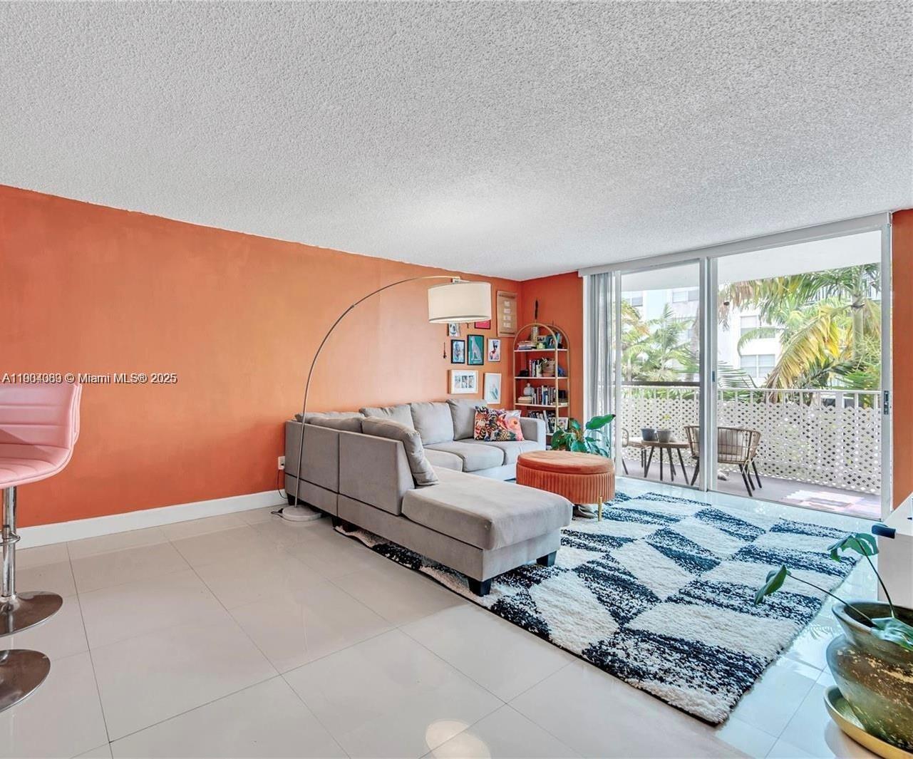 MONTECARLO CONDO - Residential