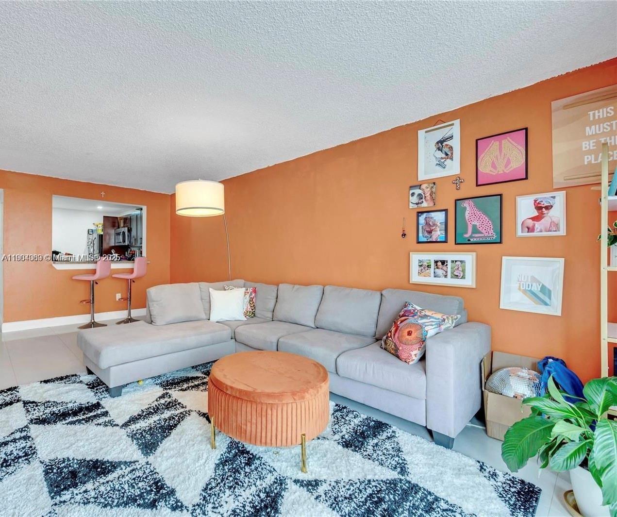 MONTECARLO CONDO - Residential