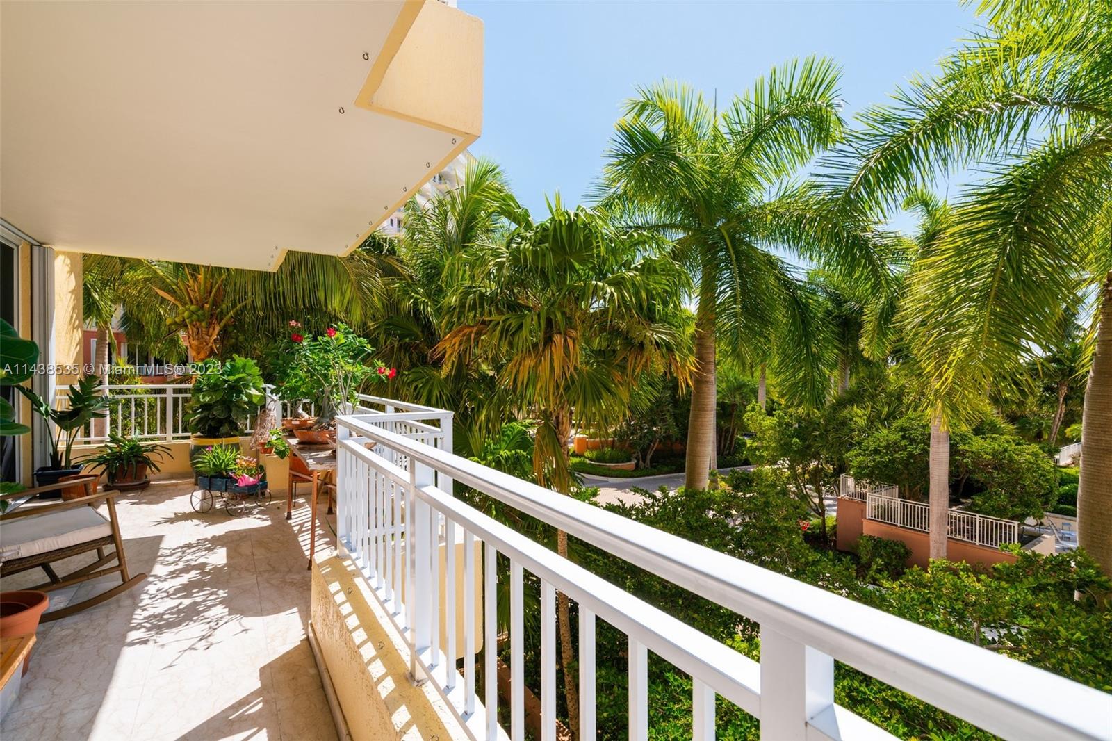 LAKE TOWER - Residential