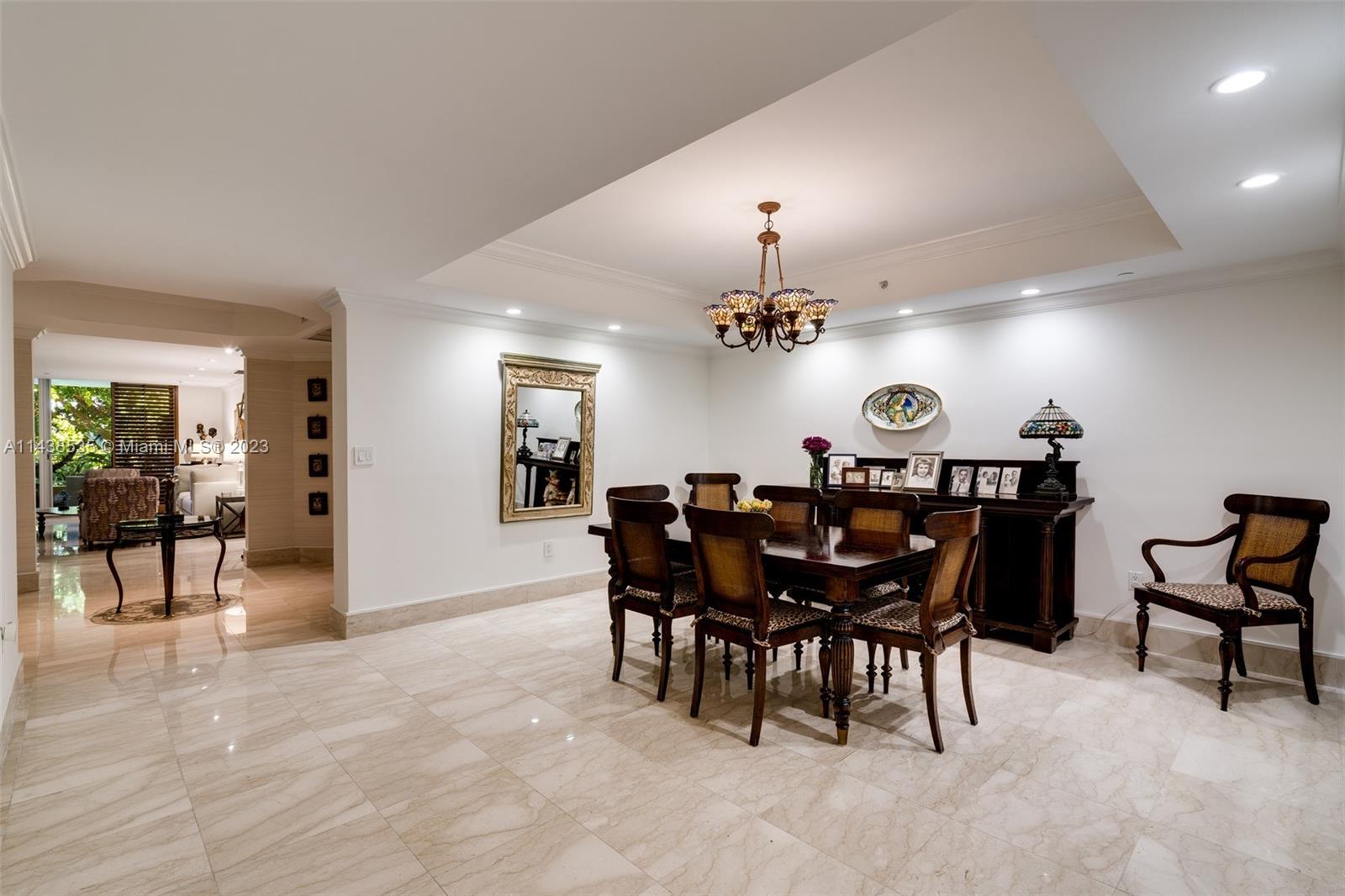 LAKE TOWER - Residential