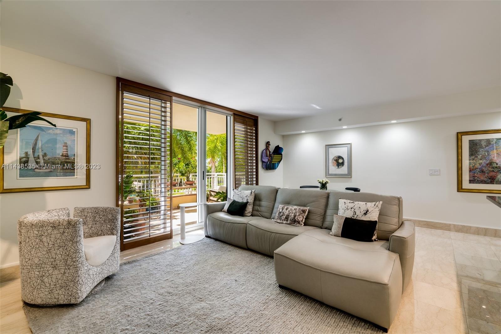 LAKE TOWER - Residential