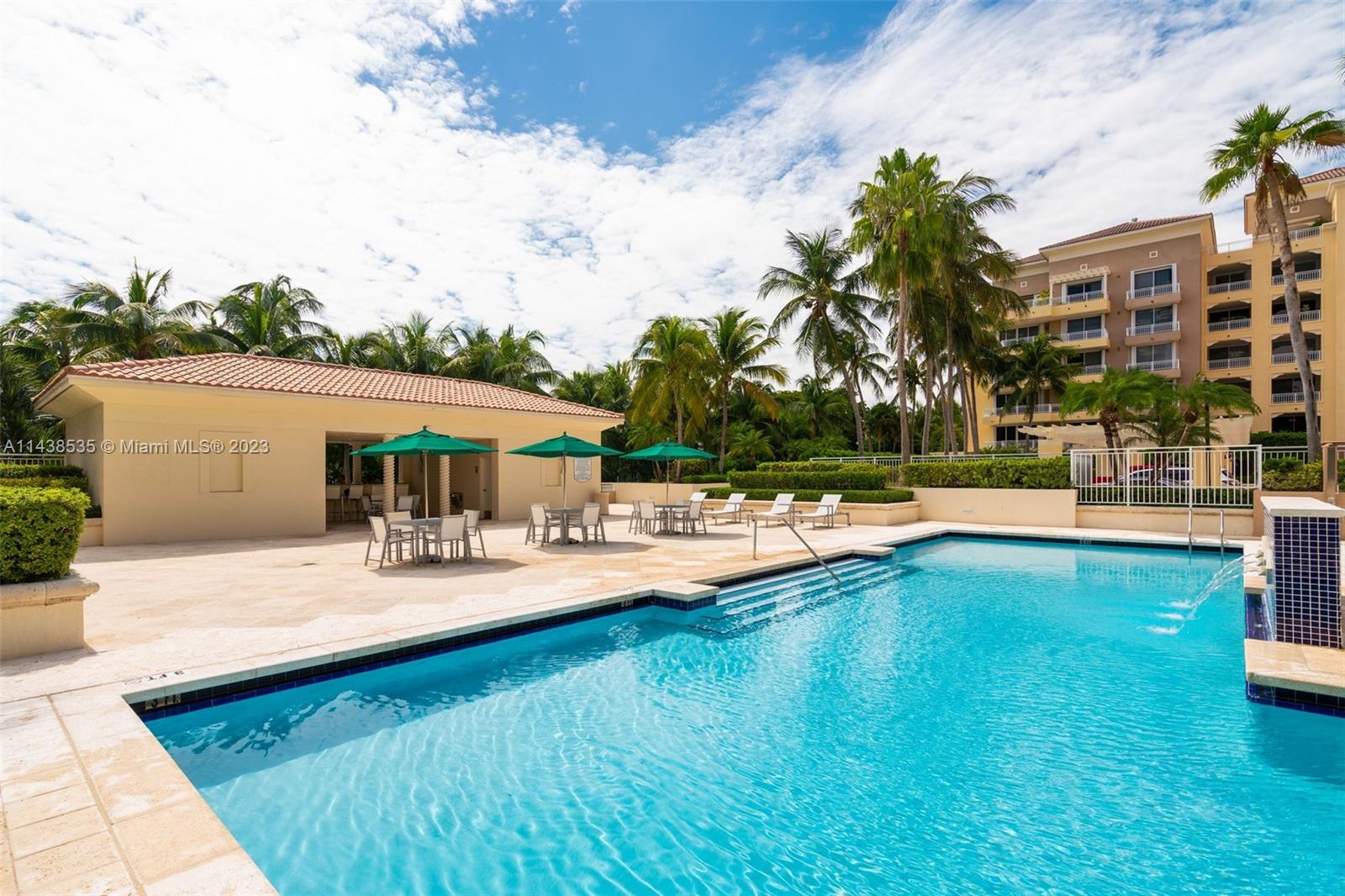 LAKE TOWER - Residential