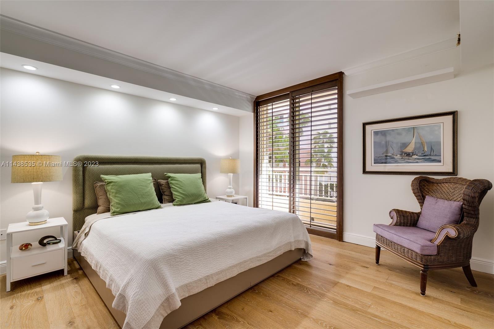 LAKE TOWER - Residential