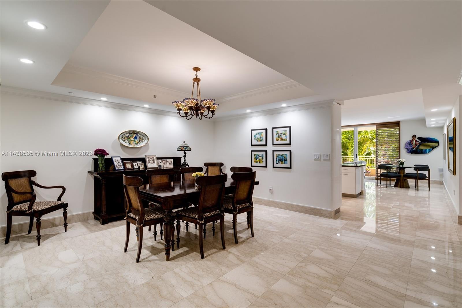 LAKE TOWER - Residential