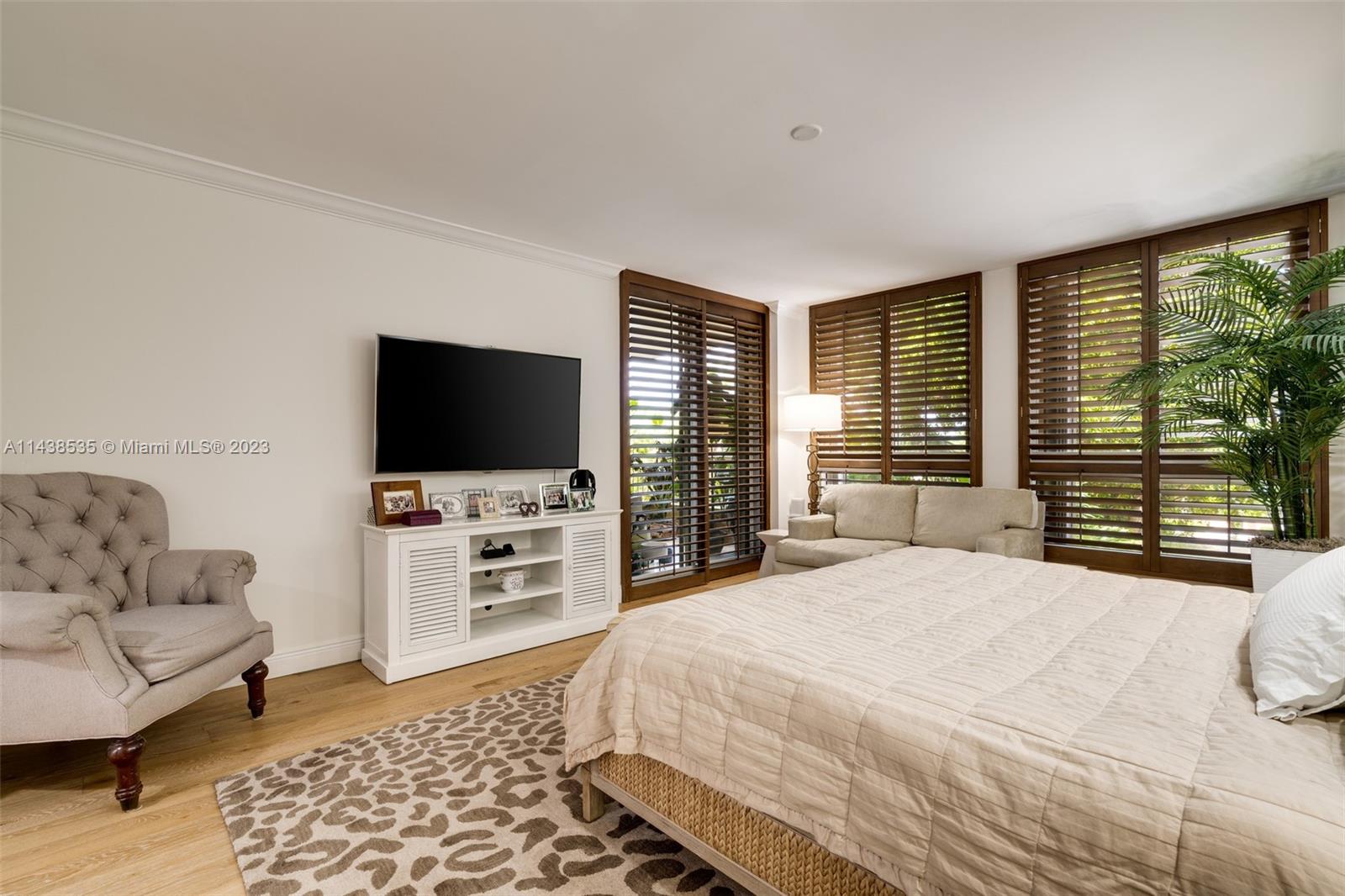 LAKE TOWER - Residential