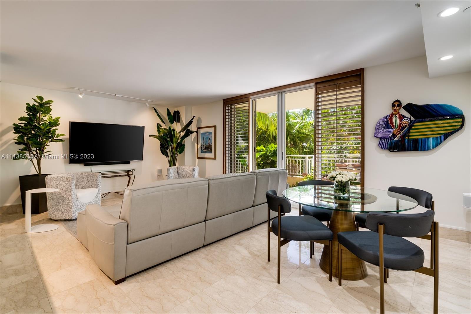 LAKE TOWER - Residential