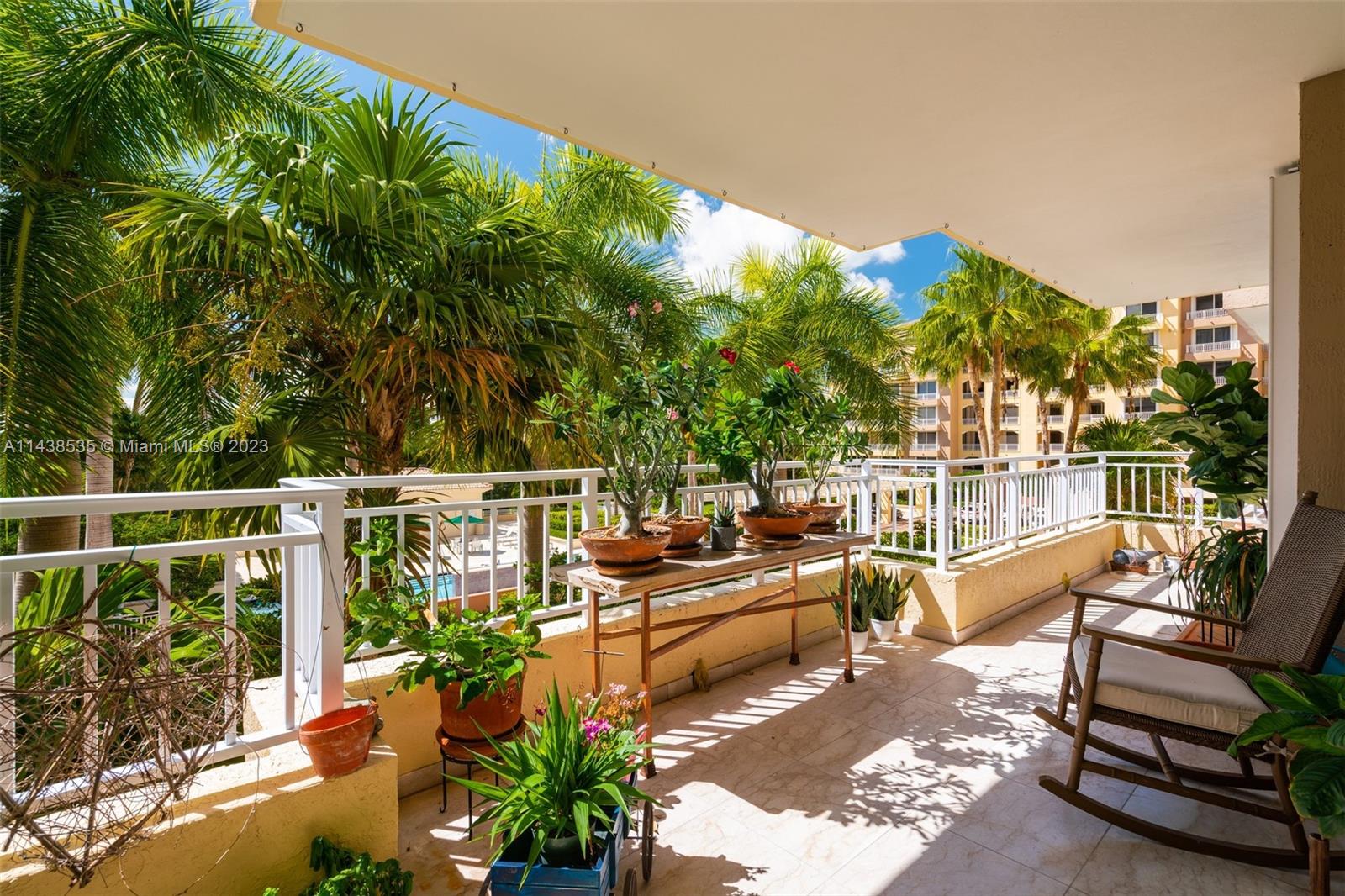 LAKE TOWER - Residential