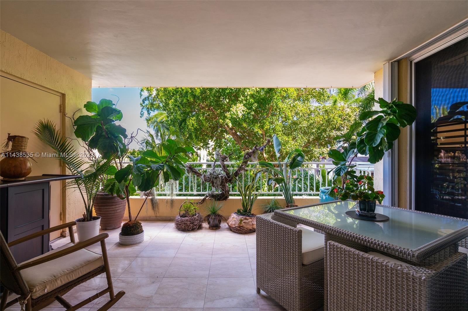 LAKE TOWER - Residential