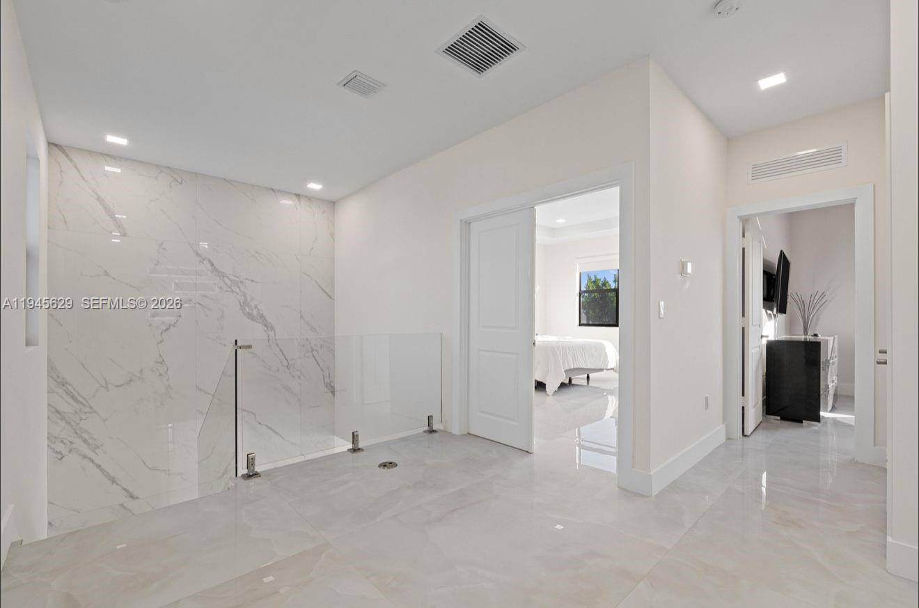 TUSCAN ISLES - Residential