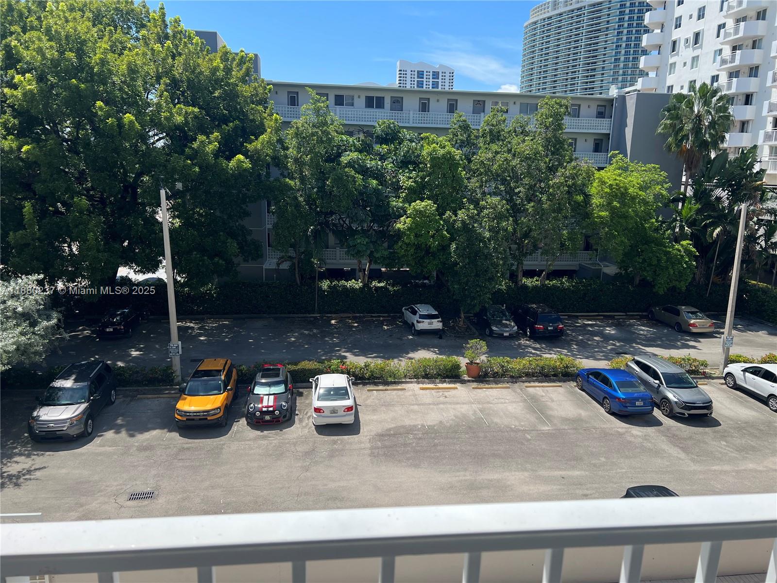 LINCOLN TOWERS CONDO - Residential