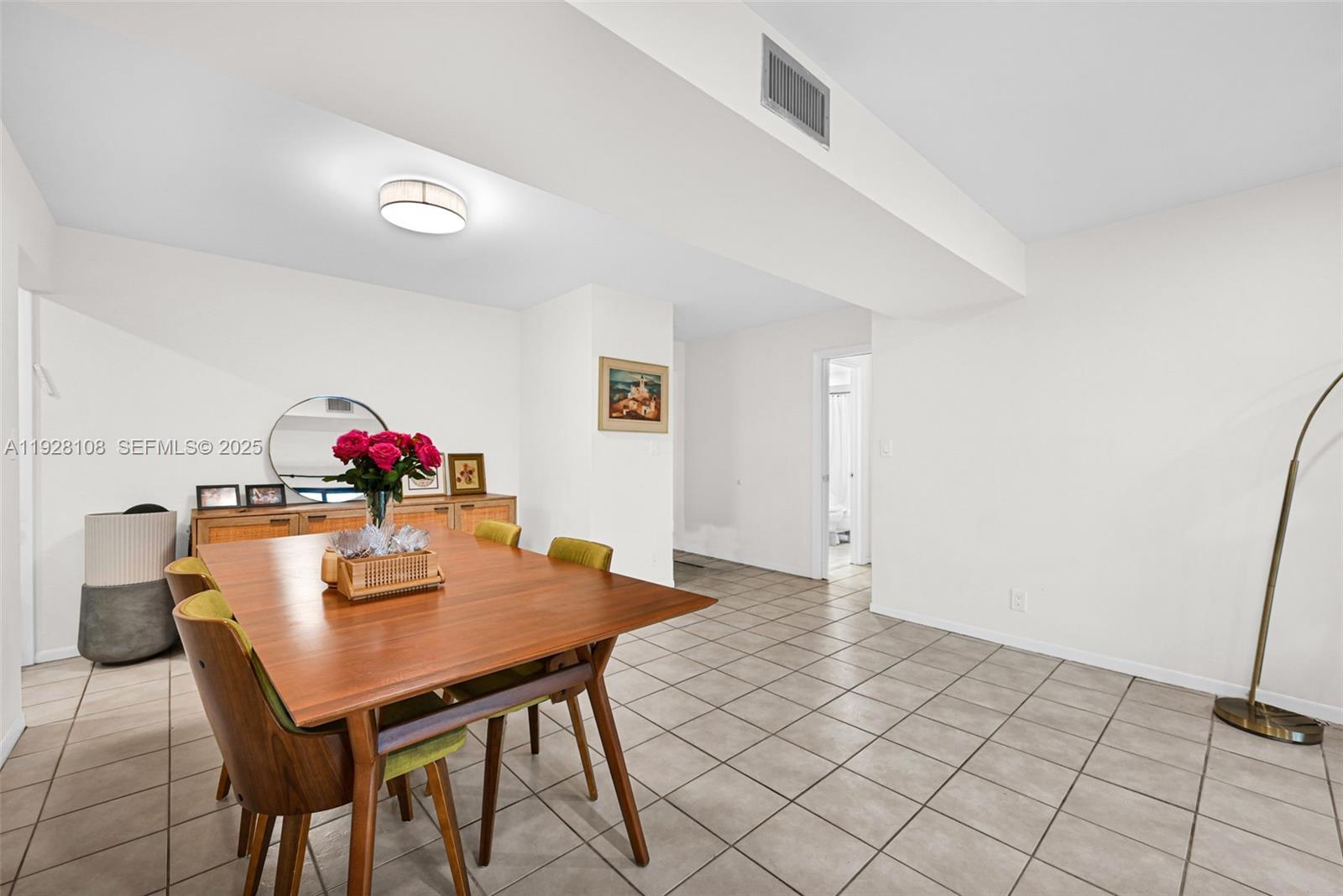 EMERALD HILLS C C APTS CO - Residential