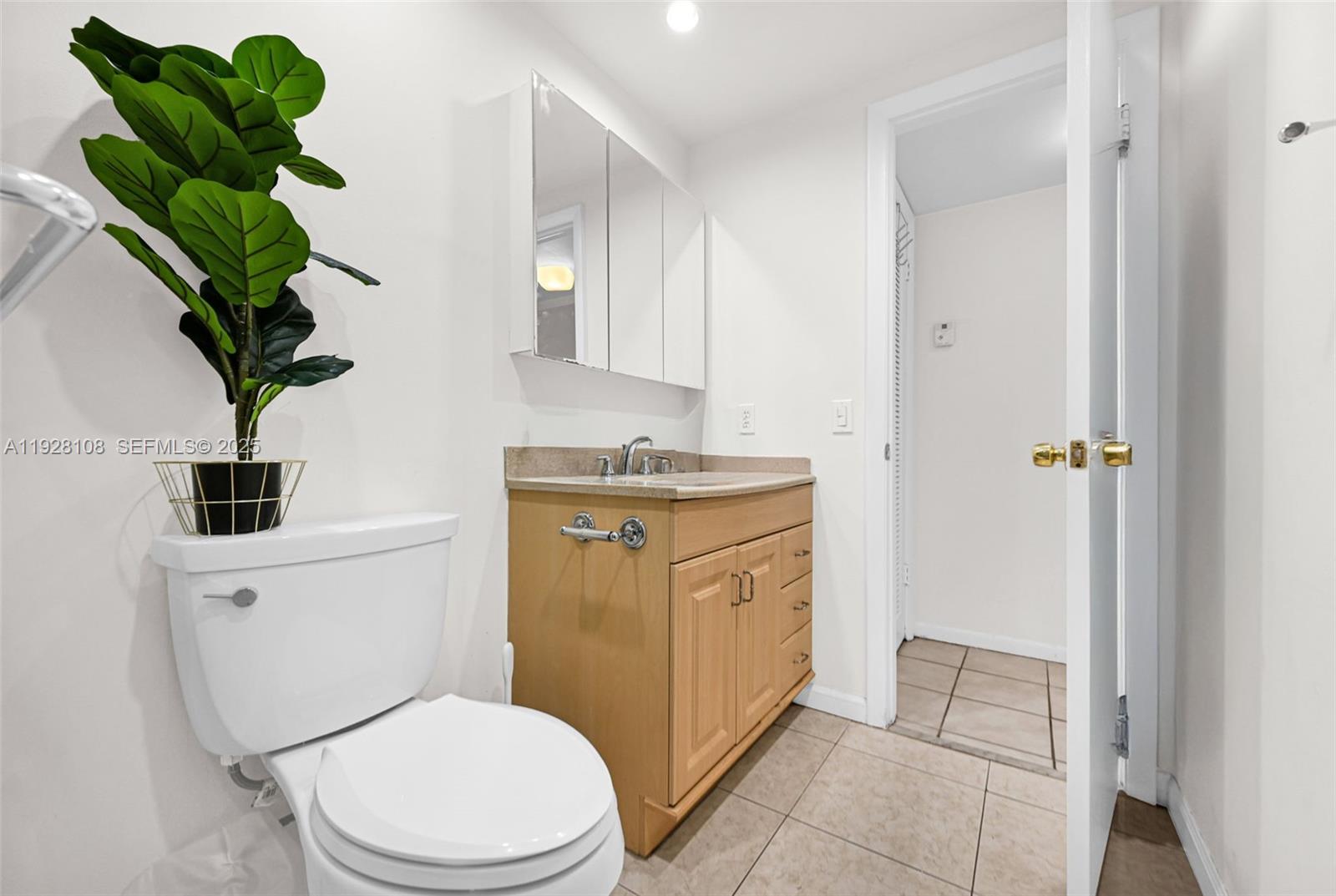 EMERALD HILLS C C APTS CO - Residential