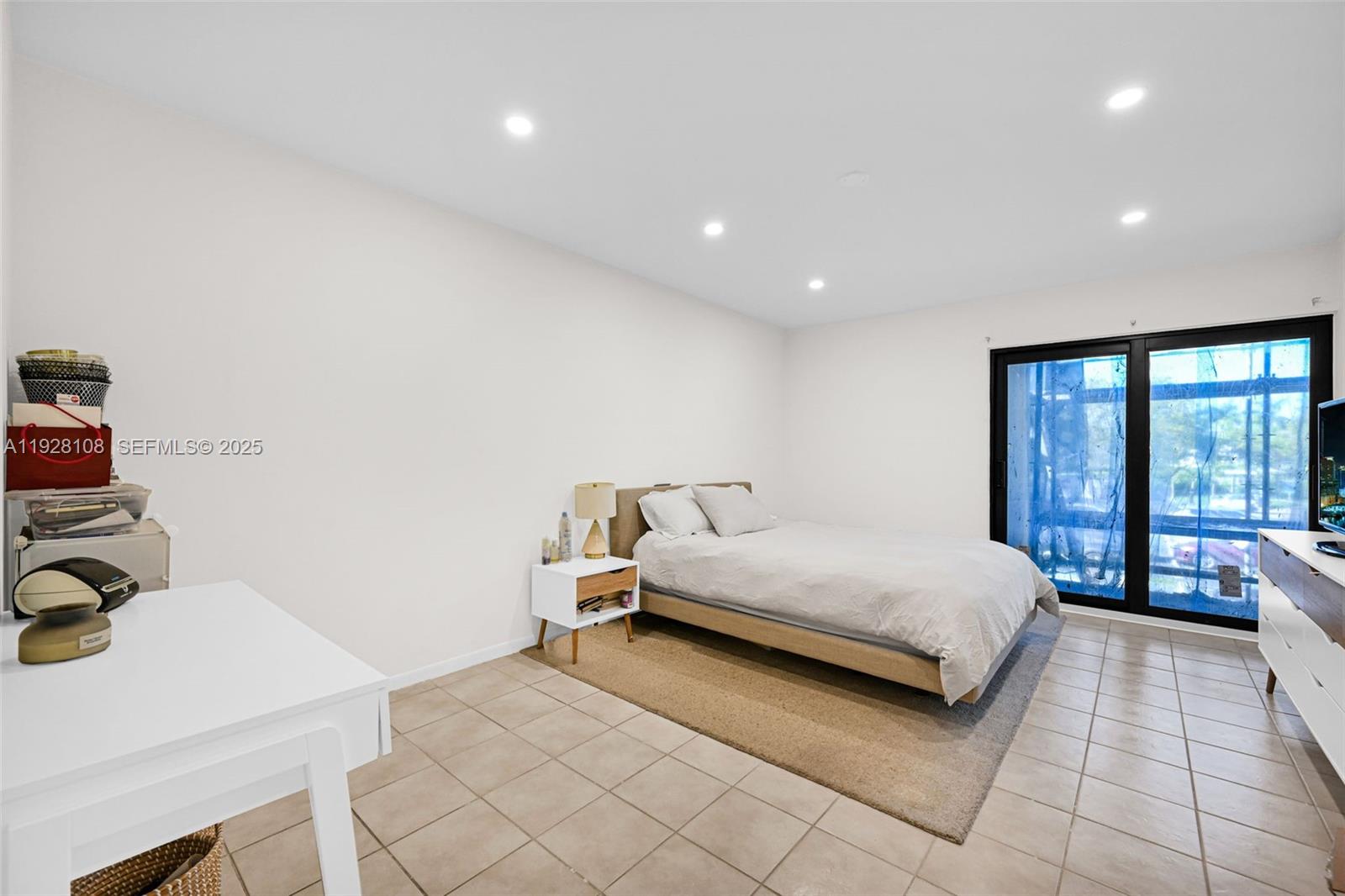 EMERALD HILLS C C APTS CO - Residential