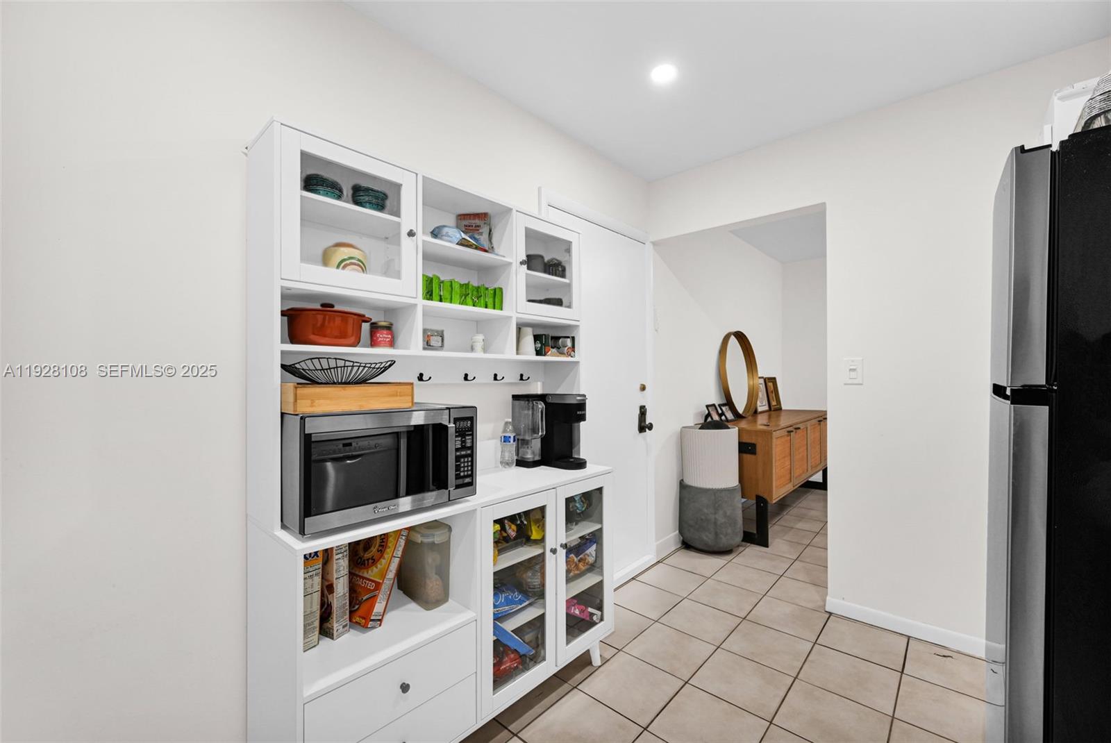 EMERALD HILLS C C APTS CO - Residential