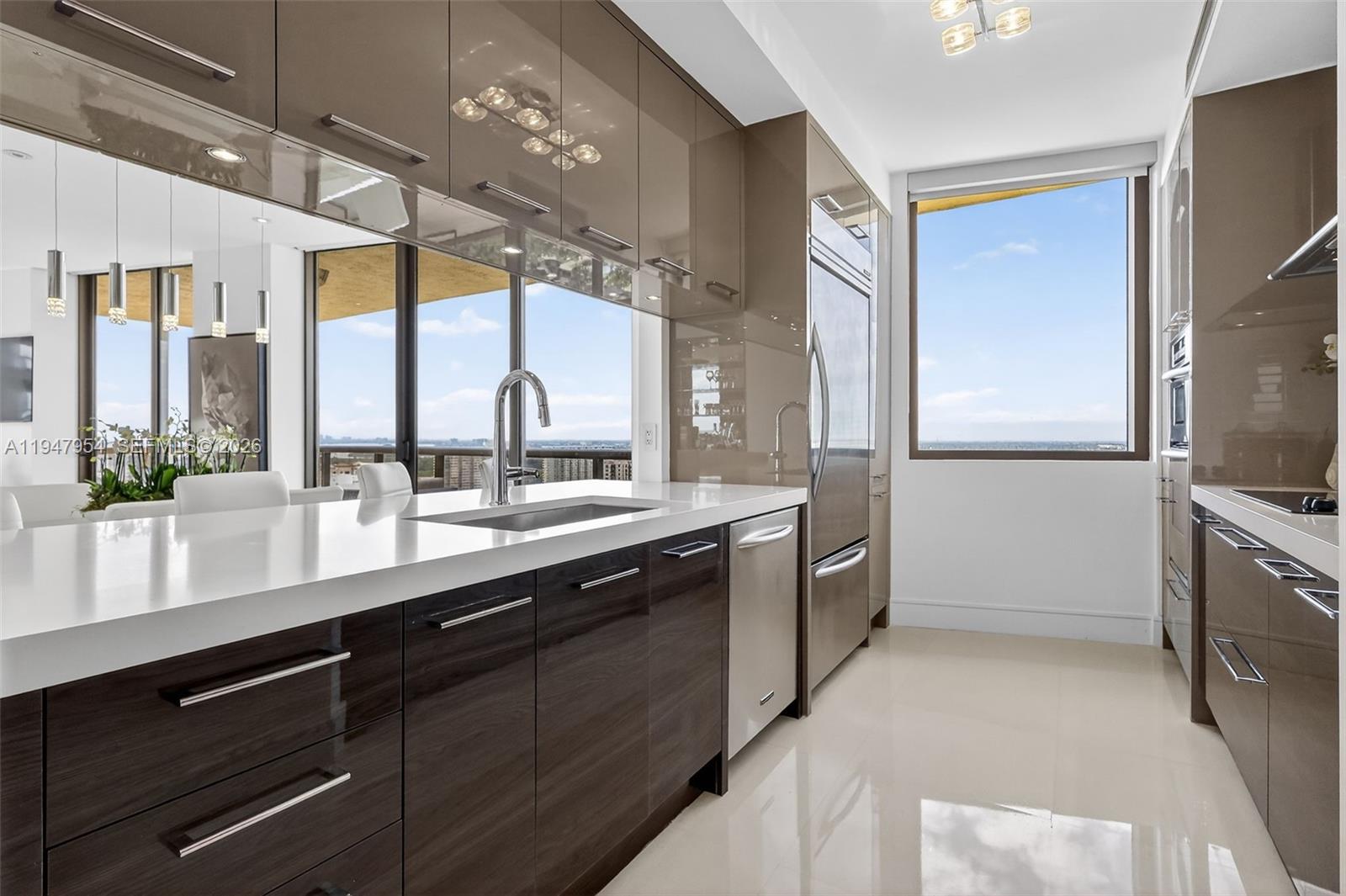 SAYAN CONDO - Residential