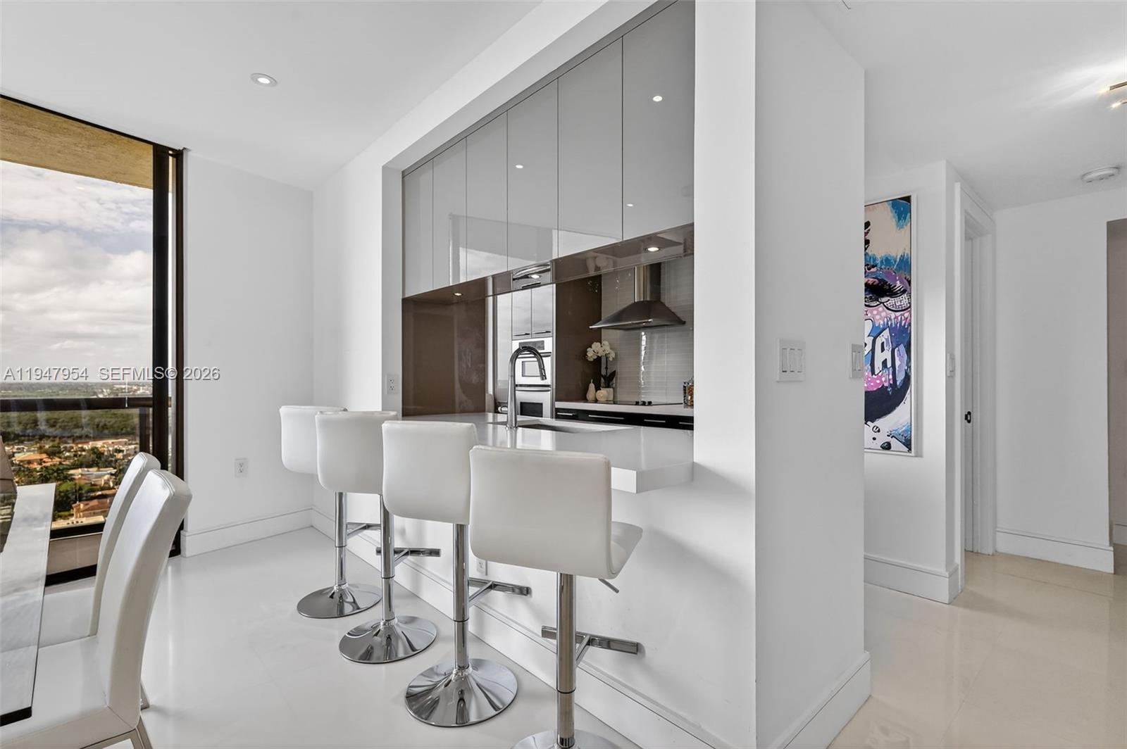 SAYAN CONDO - Residential