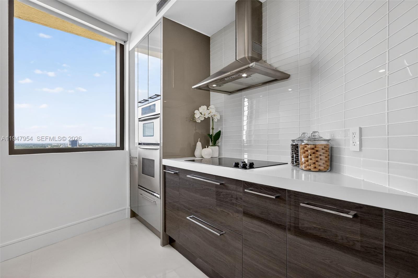 SAYAN CONDO - Residential