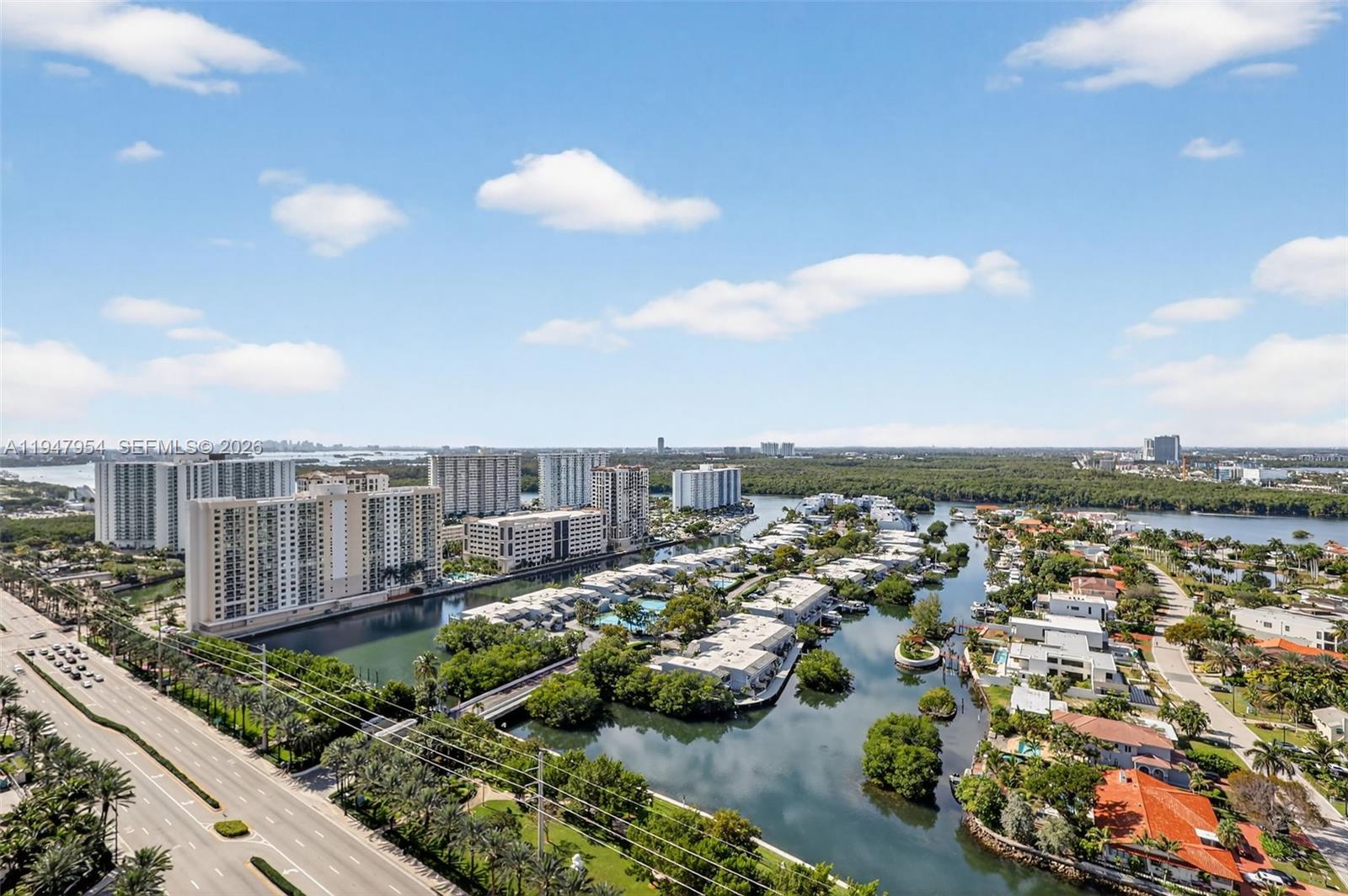 SAYAN CONDO - Residential