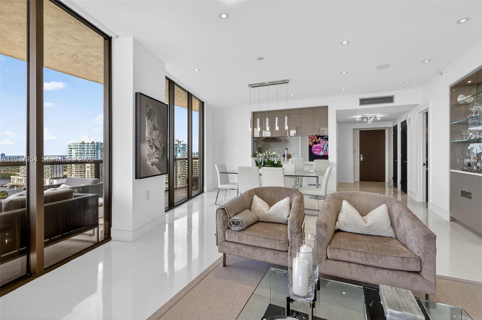 SAYAN CONDO - Residential