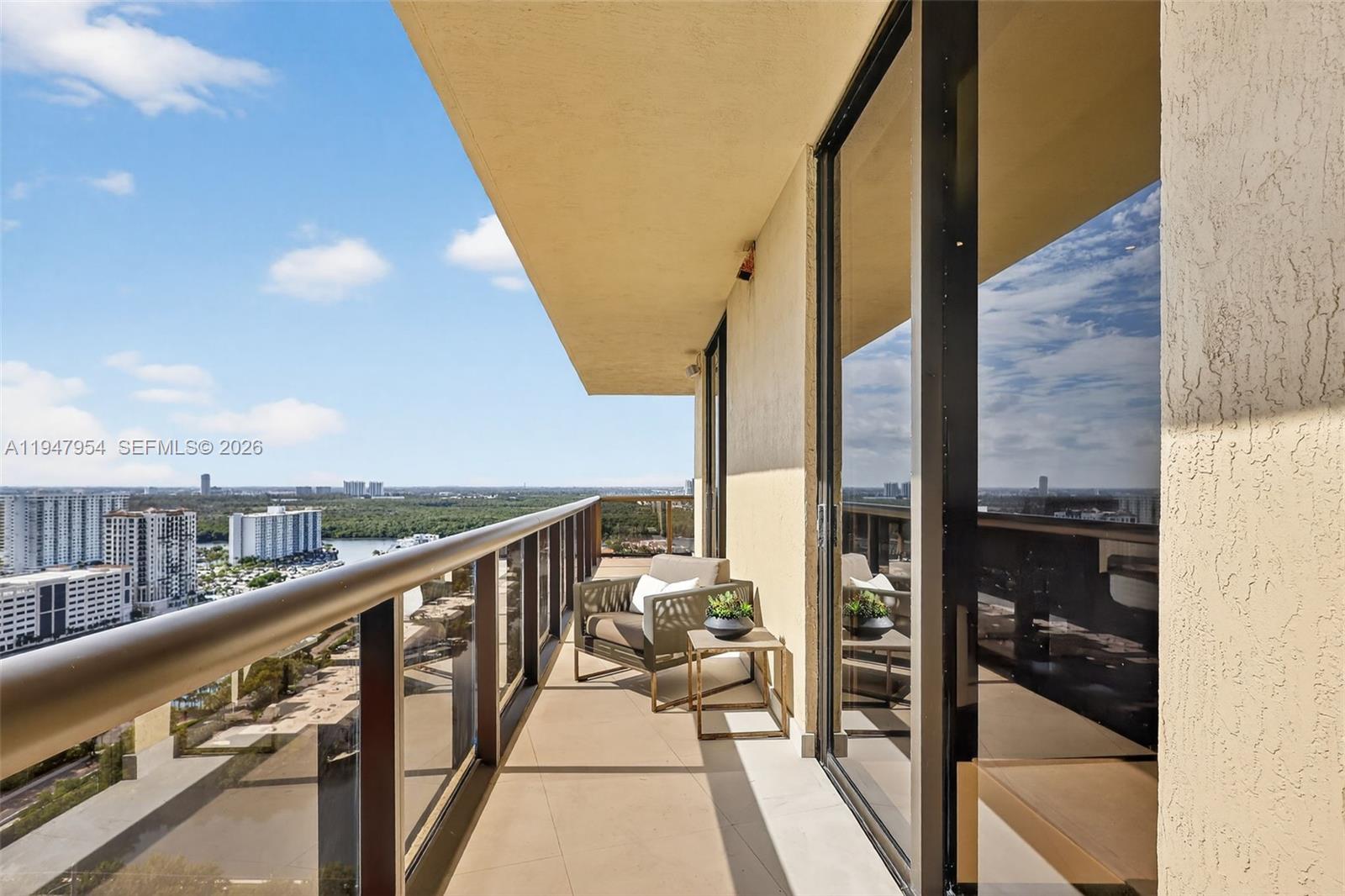 SAYAN CONDO - Residential