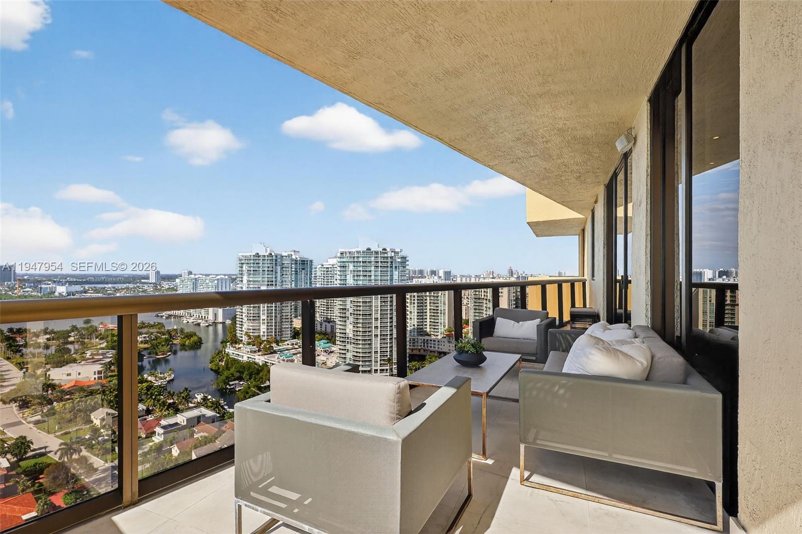 SAYAN CONDO - Residential