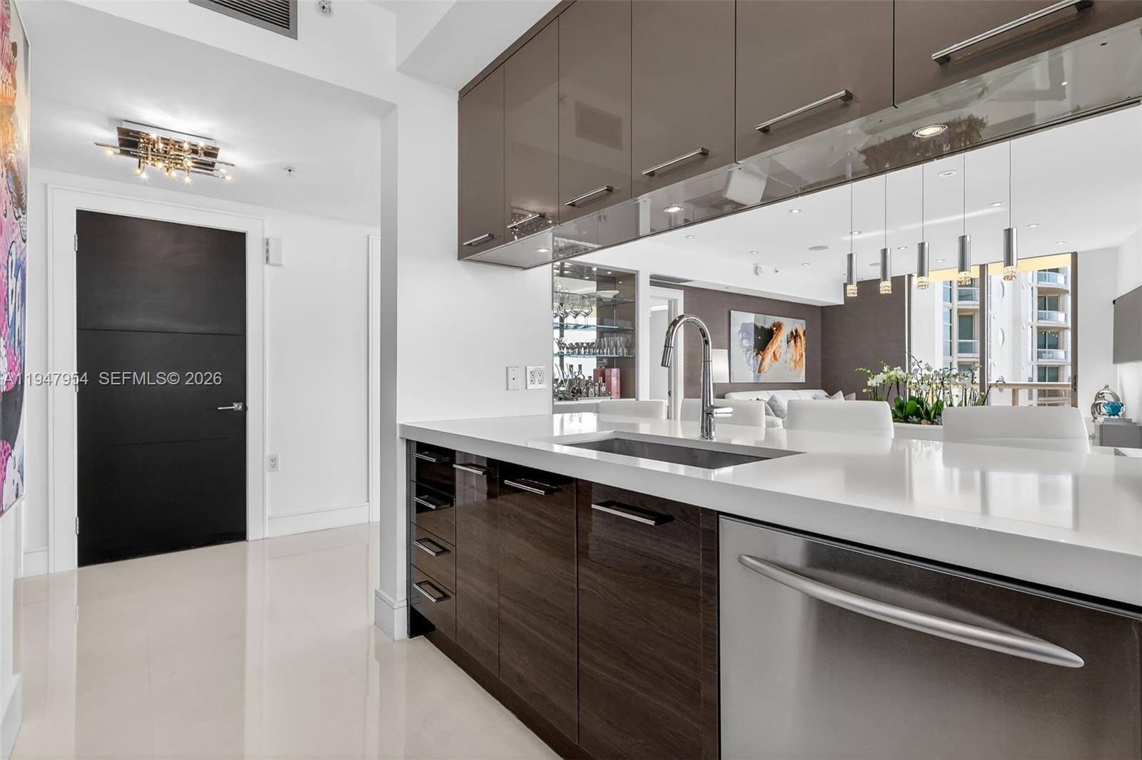 SAYAN CONDO - Residential