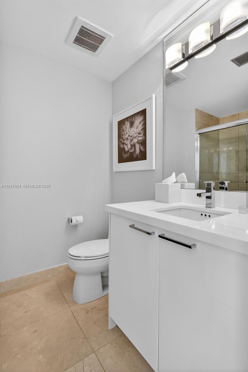 SAYAN CONDO - Residential